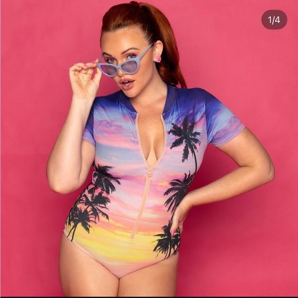 BlackMilk Miami Sunset Short Sleeve Reef Suit - Picture 2 of 4